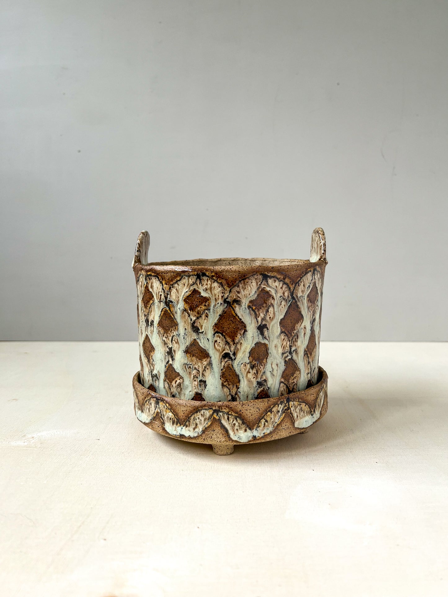 earthy speckled planter (with a matching dish!)
