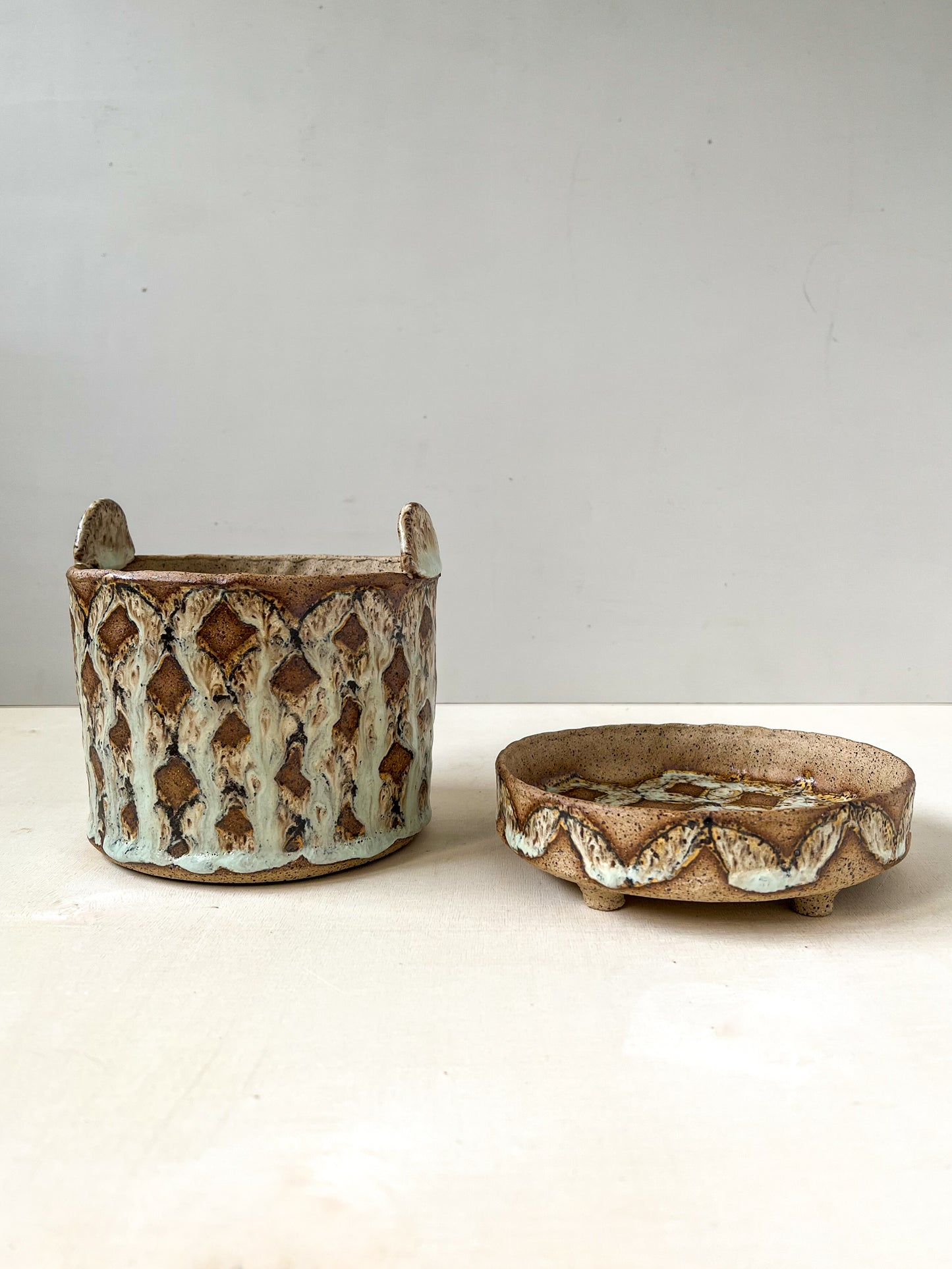 earthy speckled planter (with a matching dish!)