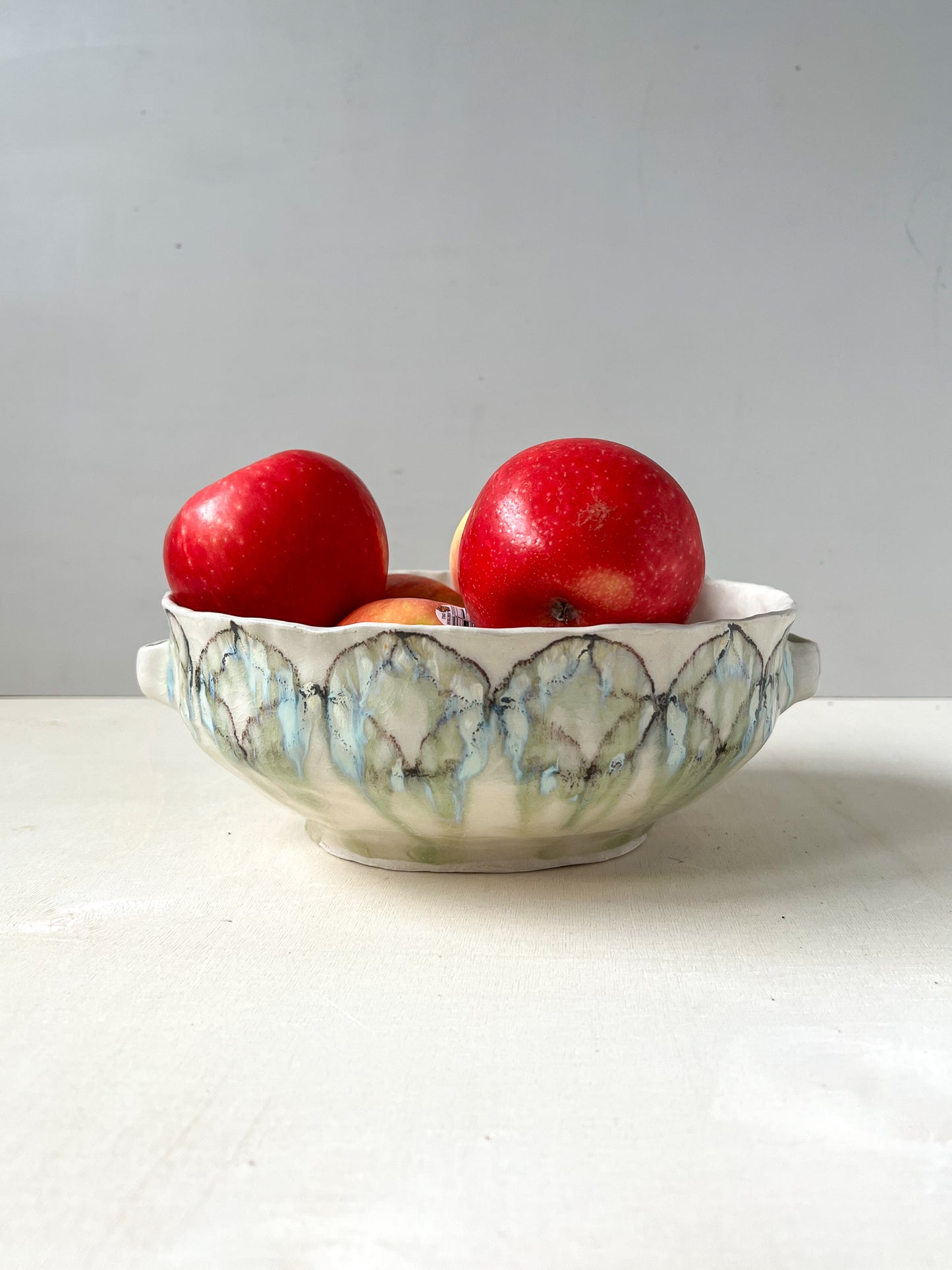 blue sketched pattern oval fruit bowl